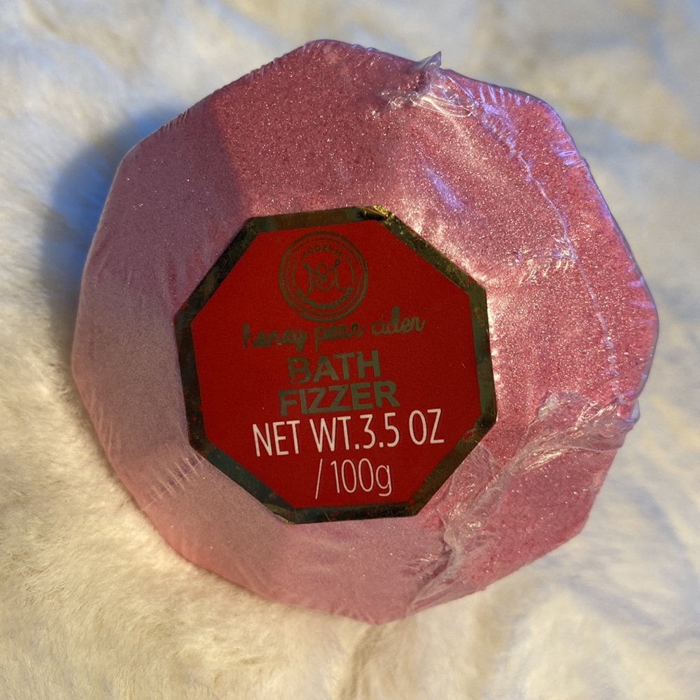 Cosmetic Bundle - Picture 12 of 13